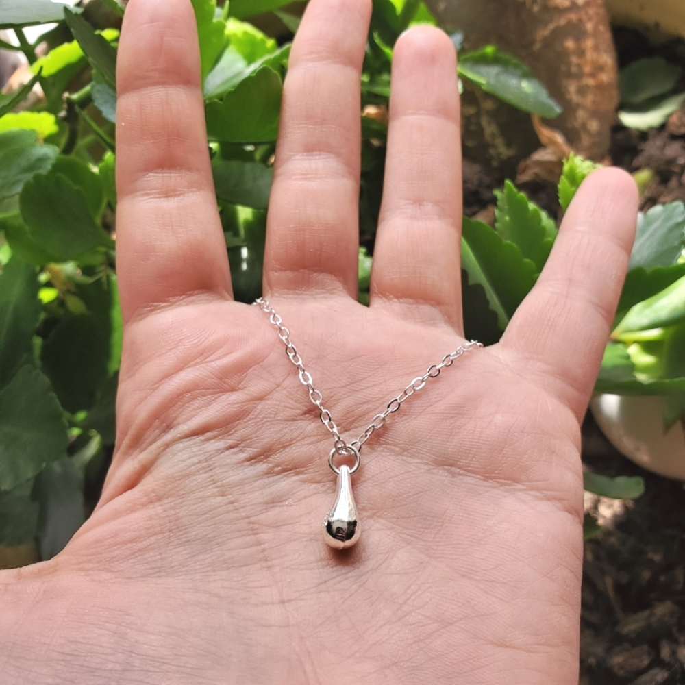 New Dainty Silver Teardrop Necklace - Picture 13 of 16